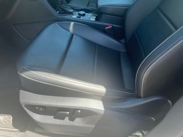2023 Volkswagen Atlas 3.6L V6 SE w/Technology White at Sutliff Volkswagen