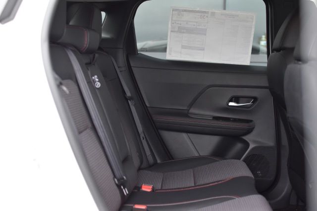 New 2025 Nissan Kicks SR