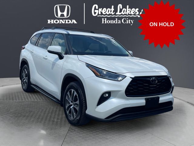  2021 Toyota Highlander XLE AWD   