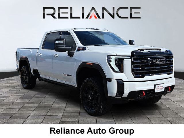Summit White 2025 GMC Sierra 2500HD Pickup Truck Four-Wheel Drive Automatic