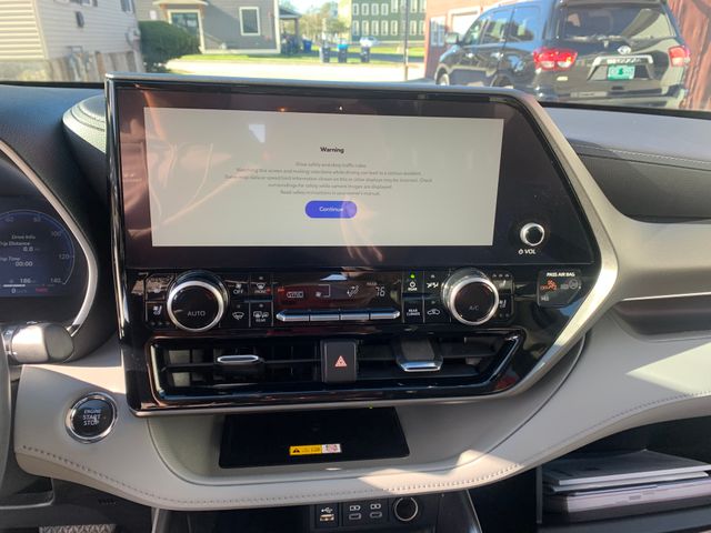 Used 2023 Toyota Highlander SUV