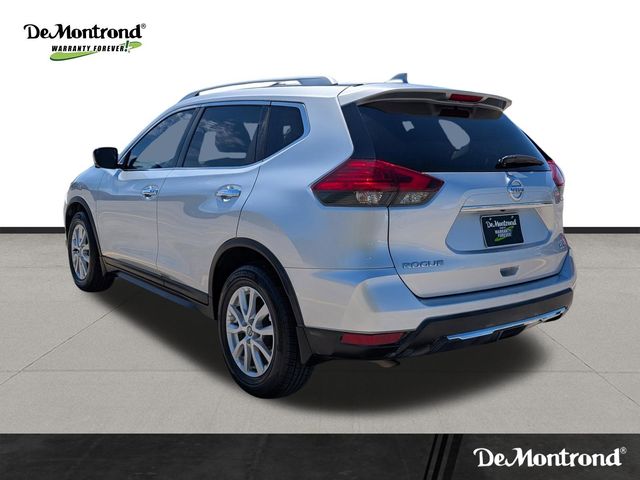 2017 Nissan Rogue SV - 6