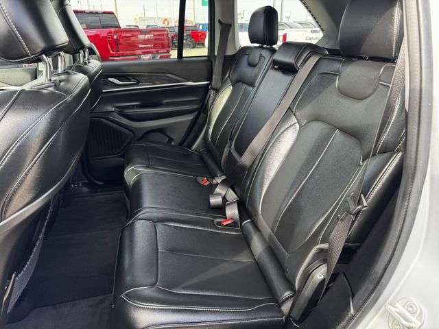 2024 Jeep Grand Cherokee Limited Silver at Texan Dodge Chrysler Jeep Ram