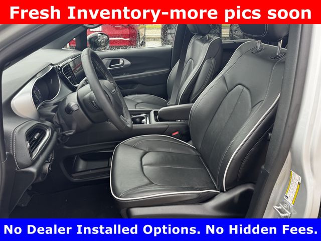 2026 Chrysler Pacifica Limited Silver at Mac Haik CDJR North Houston