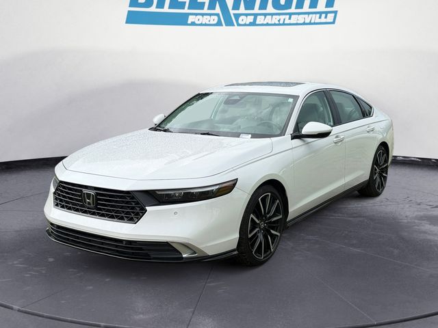 Platinum White 2025 Honda Accord Hybrid Sedan Front-Wheel Drive Continuously Variable Transmission