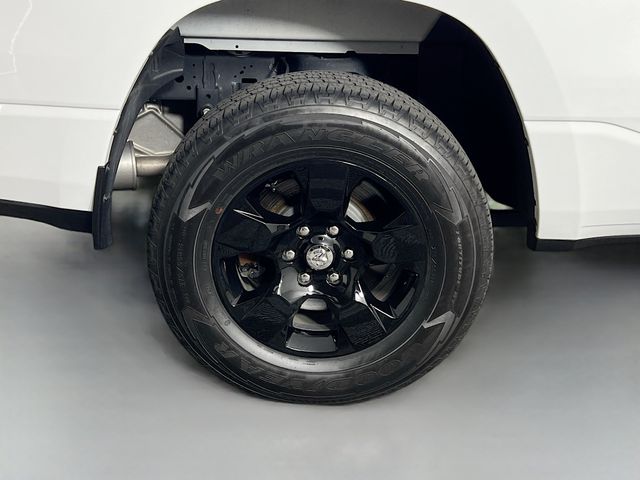 Used 2024 White Ram Big Horn/Lone Star image 36