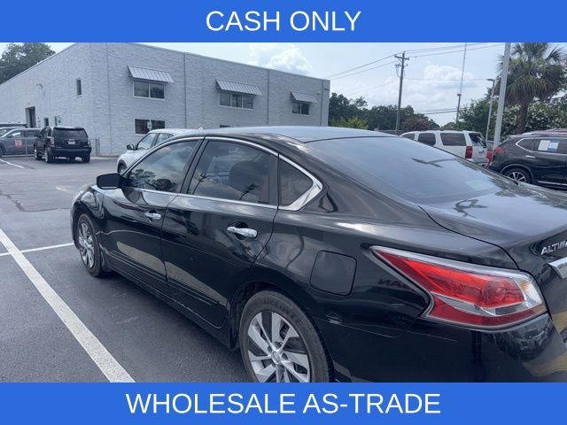 2015 Super Black Clearcoat Nissan Altima 2.5 S FWD Sedan