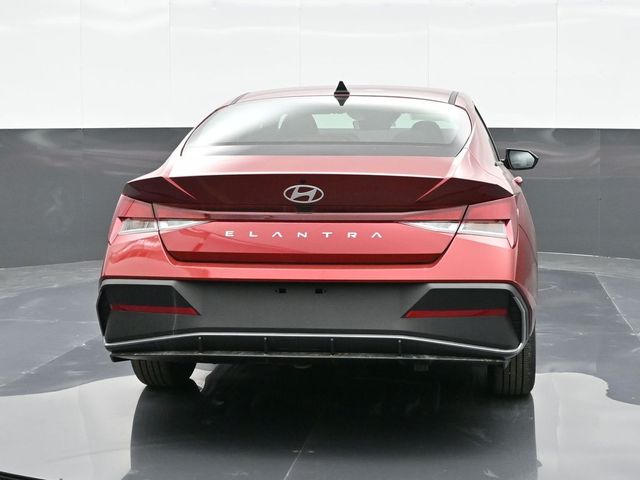 2025 Hyundai Elantra SE 6