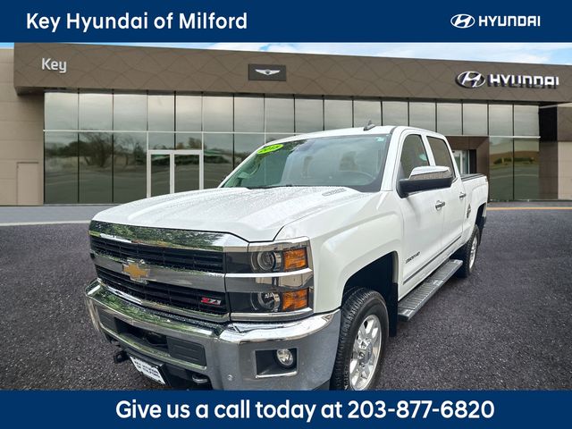 Summit White 2015 Chevrolet Silverado 2500HD Pickup Truck Four-Wheel Drive 6-Speed Automatic
