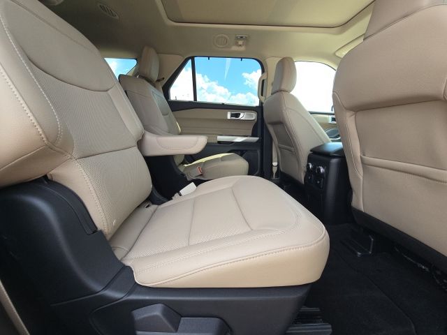 2023 Ford Explorer Limited:B02486
