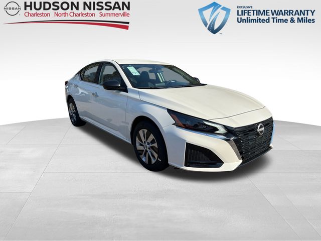 2025 Glacier White Nissan Altima 2.5 S Sedan
