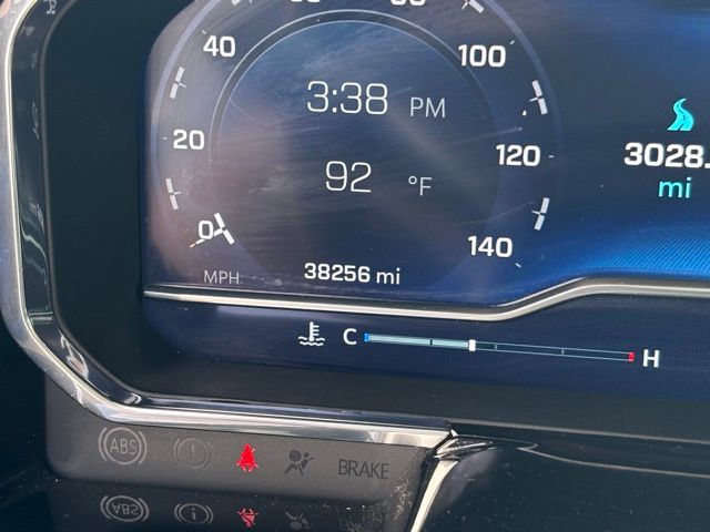 View vehicle photo 4