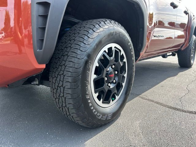 2025 Toyota Tacoma TRD Off Road - Photo 14