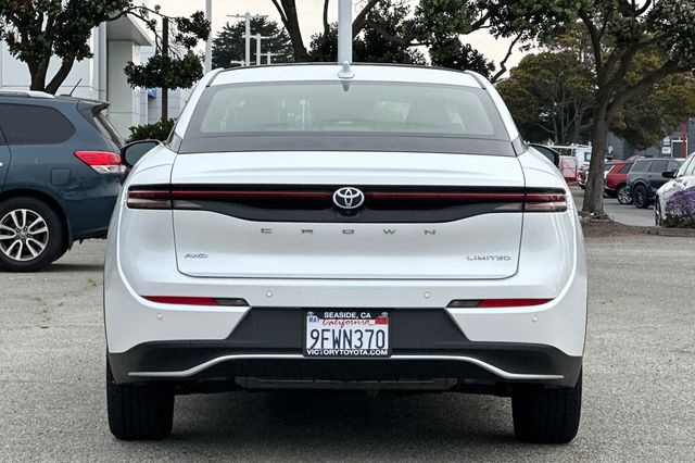 View vehicle photo 5