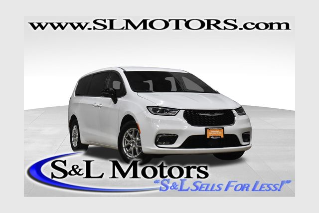 2025 Chrysler Pacifica Select FWD