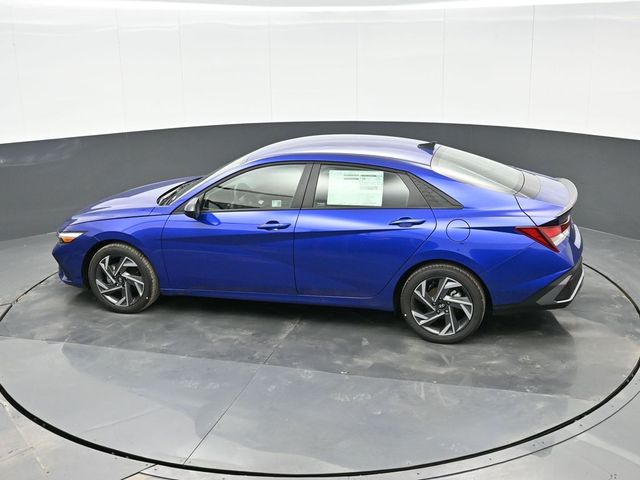 2025 Hyundai Elantra SEL 24