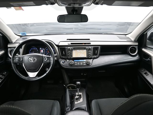 2018 Toyota RAV4 XLE 17