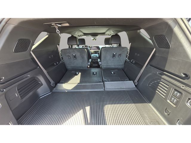 Used 2026 White Chevrolet High Country image 35