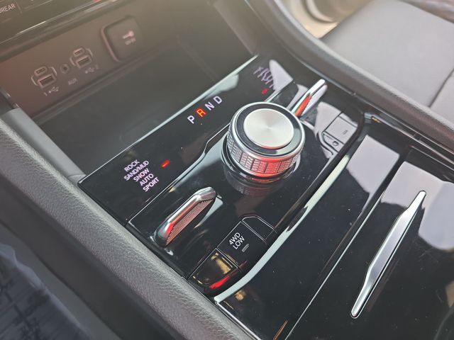 Used 2023 White Jeep Summit image 27