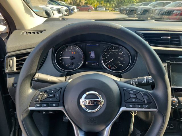 Used 2020 Gray Nissan S image 23