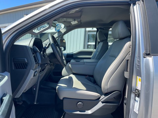 2021 Ford F-250SD XLT - Iconic Silver Metallic exterior view 8