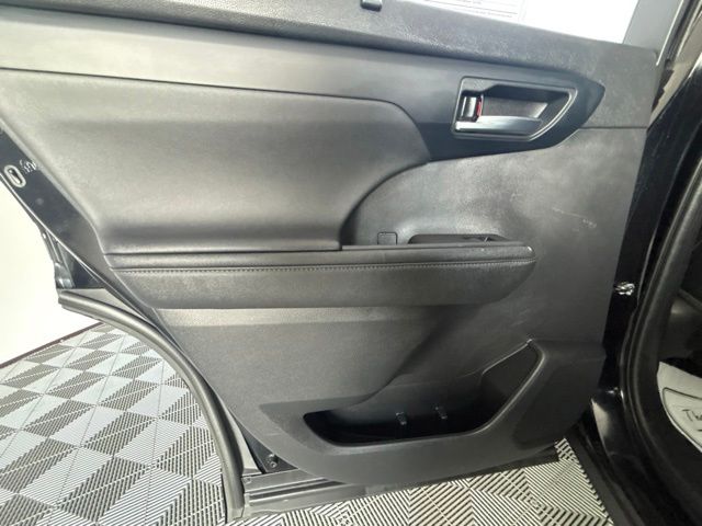 Used 2023 Toyota Highlander SUV