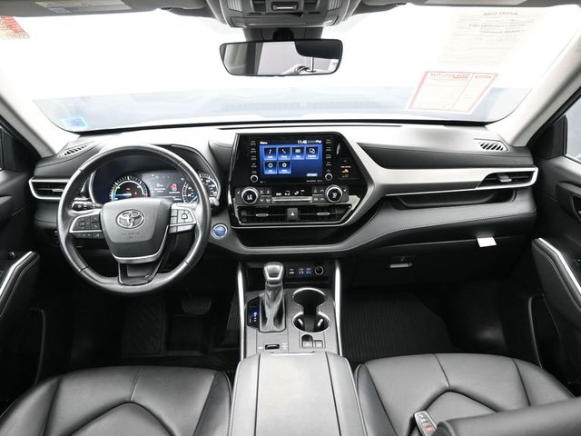 2022 Toyota Highlander Hybrid XLE 13