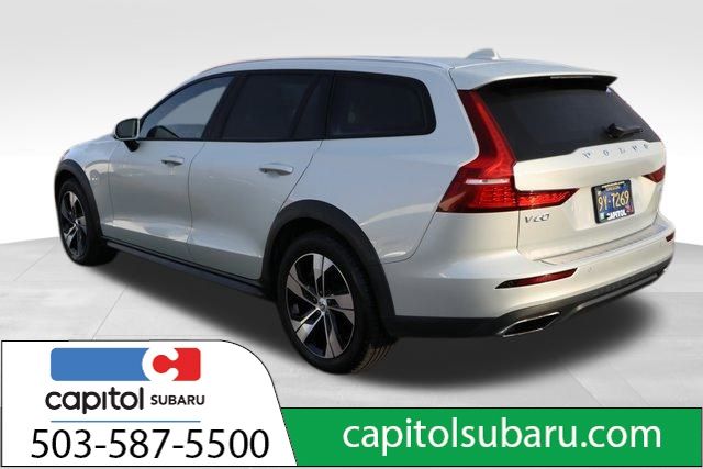 2020 Volvo V60 Cross Country T5 24