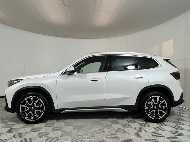 Used 2026 White BMW xDrive28i image 4