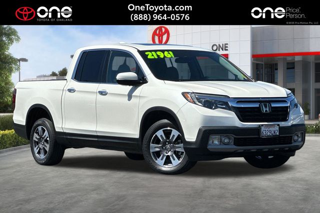 White 2019 Honda Ridgeline Pickup Truck All-Wheel Drive 6-Speed Automatic
