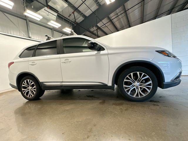 2017 Mitsubishi Outlander ES  at Auto Express Mitsubishi