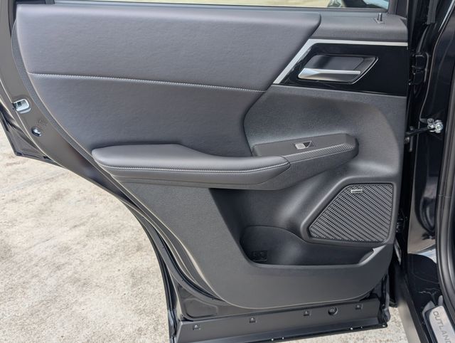 Used 2025 Black Mitsubishi SE image 23