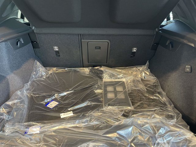 New 2026 White Volvo B5 Ultra Black Edition image 18