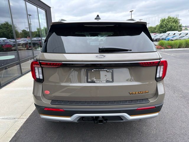 New 2026 Gray Ford Tremor image 4