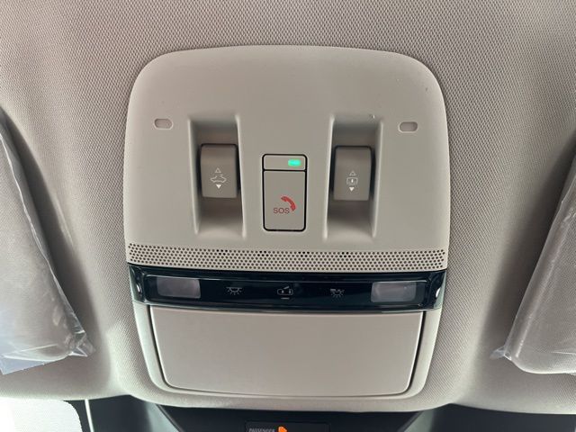 2025 Everest White Pearl Tricoat Nissan Murano SL AWD SUV