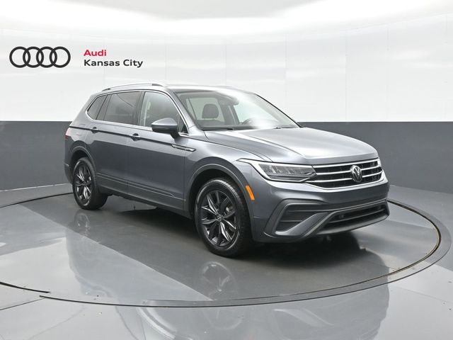 Platinum Gray Metallic 2024 Volkswagen Tiguan SUV / Crossover Front-Wheel Drive 8-Speed Automatic
