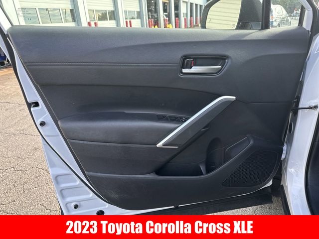 2023 Toyota Corolla Cross XLE 4