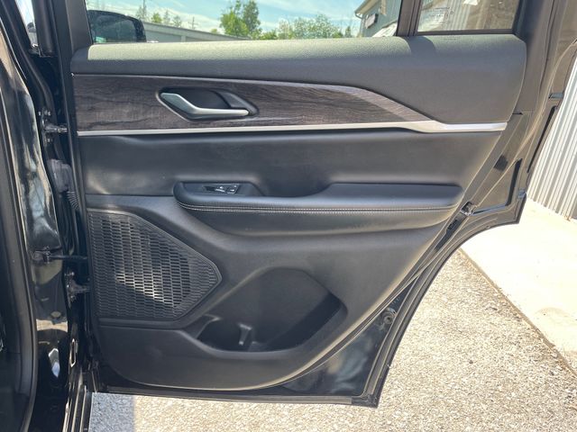 2023 Jeep Grand Cherokee Limited - Diamond Black exterior view 14