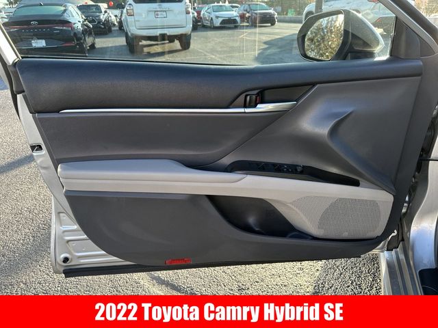 2022 Toyota Camry Hybrid SE 4