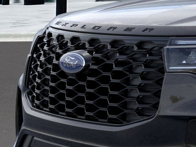 2025 Ford Explorer ST-Line 17