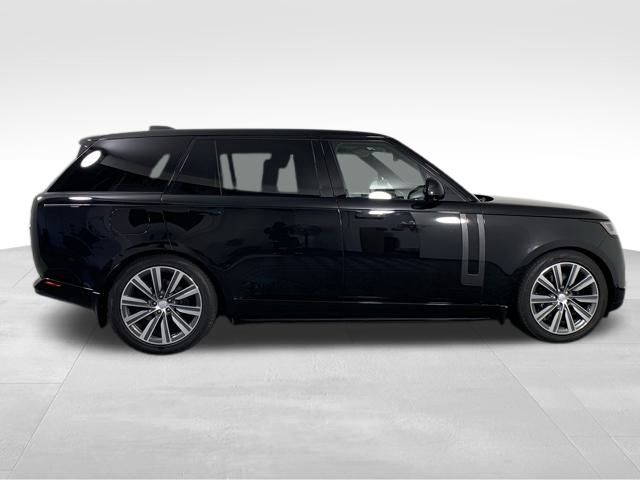 2023 Land Rover Range Rover SE 10