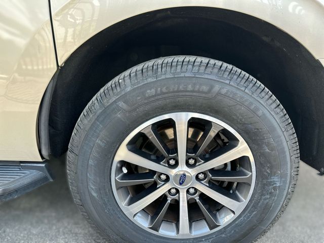 Used 2018 Gold Ford XLT image 10