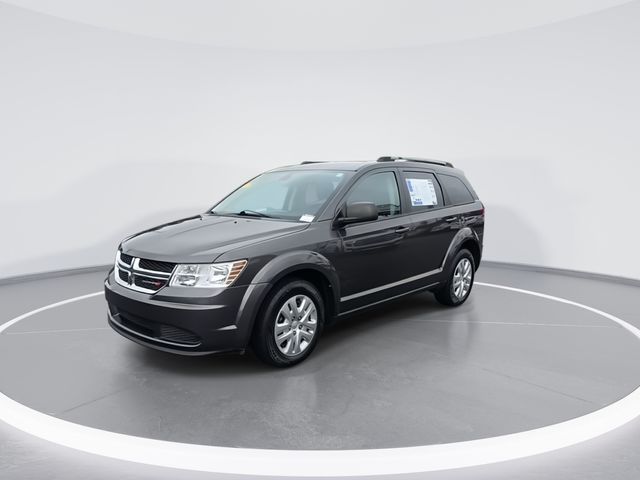 Used 2018 Gray Dodge SE image 4