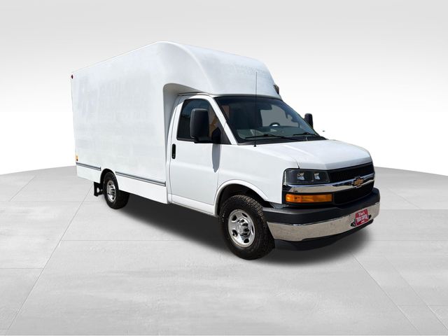 Summit White 2020 Chevrolet Express Chassis Van Rear-Wheel Drive 6-Speed Automatic Overdrive