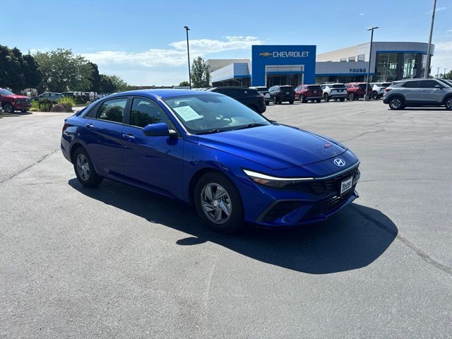  2024 Hyundai Elantra SE FWD   