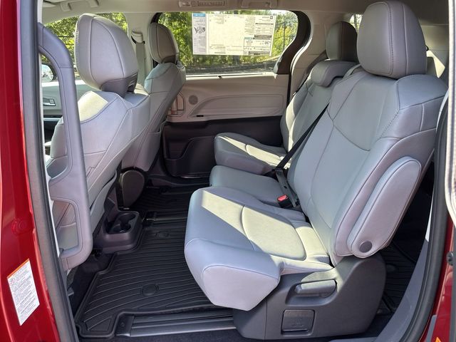 2024 Toyota Sienna XLE 5