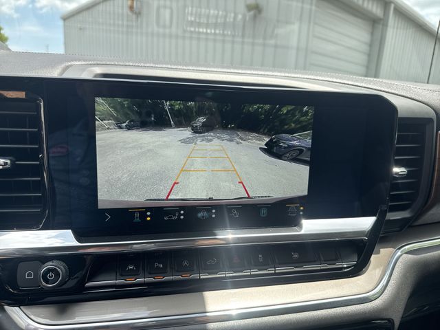 Used 2022  Chevrolet High Country image 22