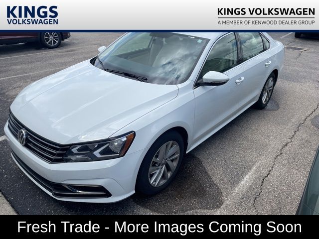 Pure White 2018 Volkswagen Passat Sedan Front-Wheel Drive 6-Speed Automatic