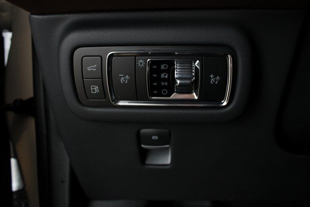 New 2026 White Lincoln Reserve image 12