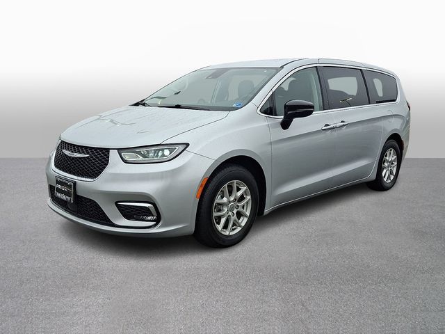 Silver Mist Clearcoat 2024 Chrysler Pacifica Touring L FWD Minivan Front-Wheel Drive 9-Speed Automatic